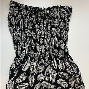 Elegant Black and White Leaf Pattern Jumpsuit